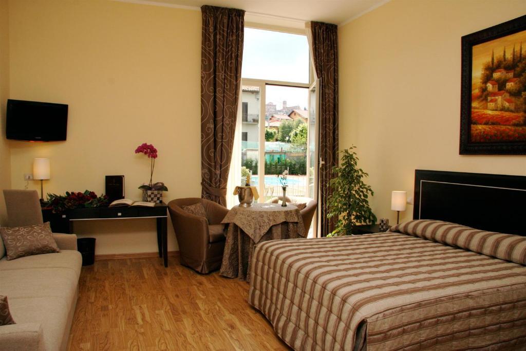 Hotel Villa Cinzia Villanova Mondovi Bilik gambar