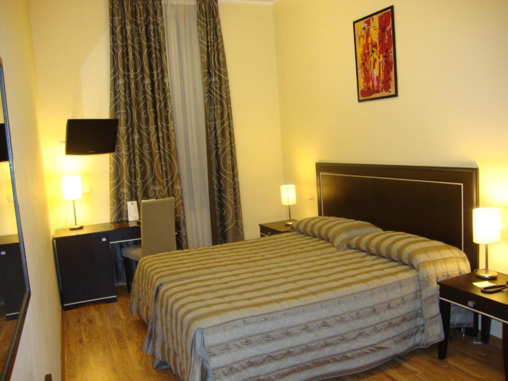 Hotel Villa Cinzia Villanova Mondovi Bilik gambar